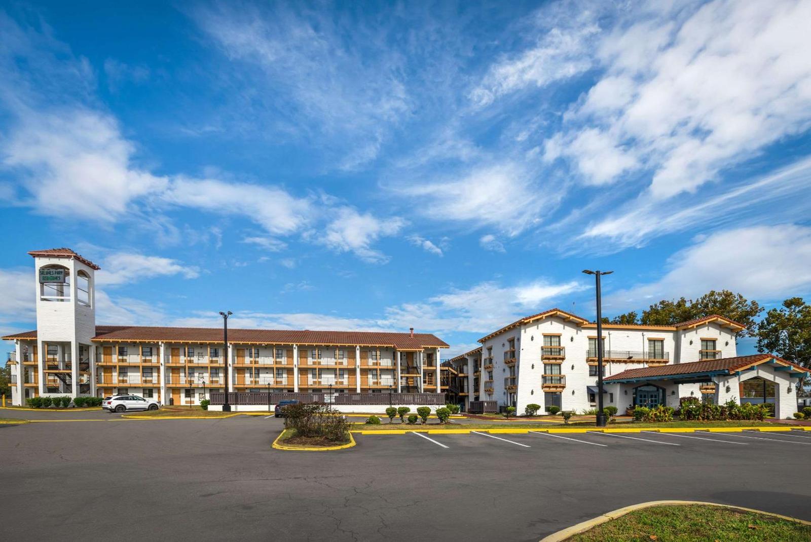 Days Inn by Wyndham Richmond/South