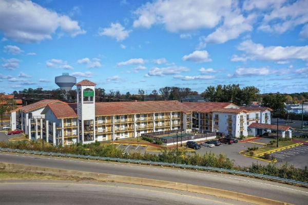 Days Inn by Wyndham Richmond/South image 14