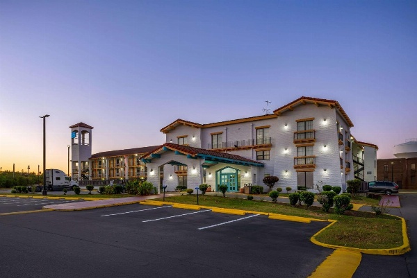 Days Inn by Wyndham Richmond/South image 3