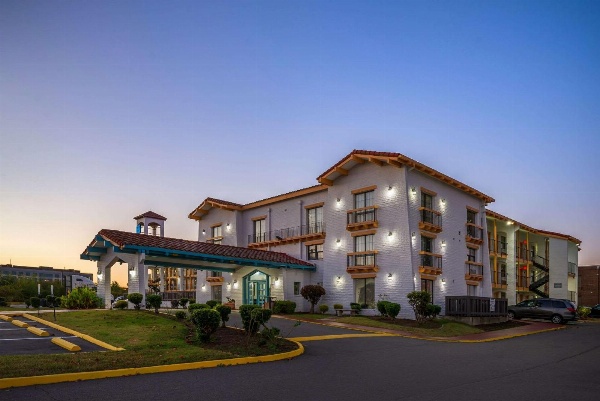 Days Inn by Wyndham Richmond/South image 4