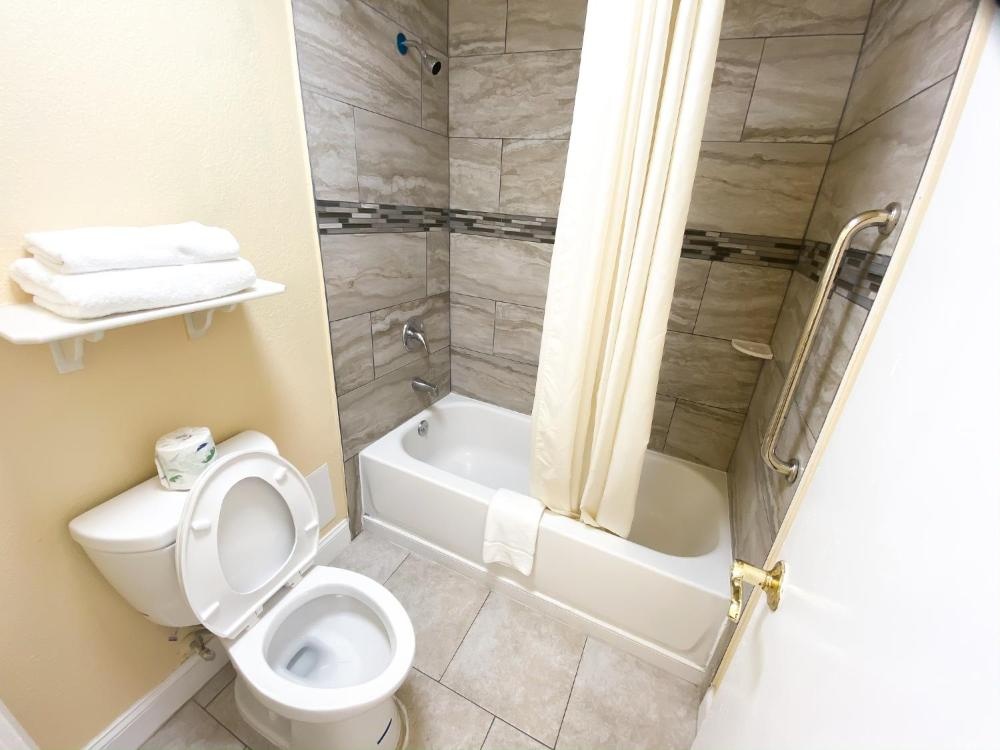 Days Inn by Wyndham Richmond/South